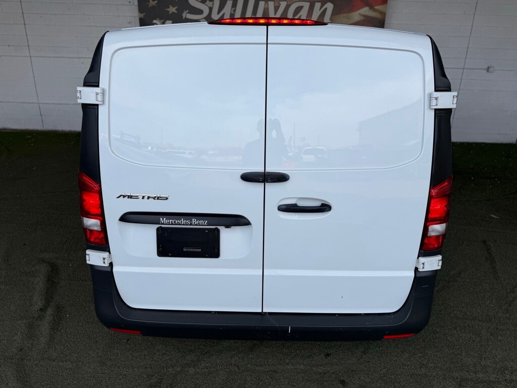 Vehicle image 15 of 50