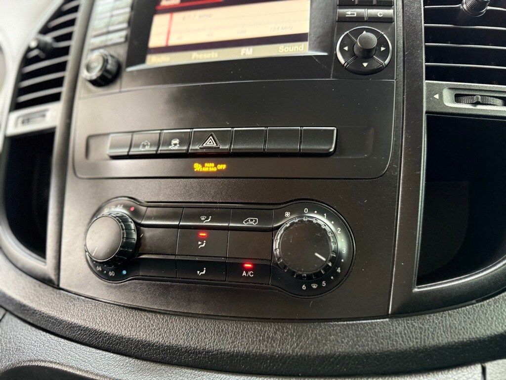 Vehicle image 39 of 50