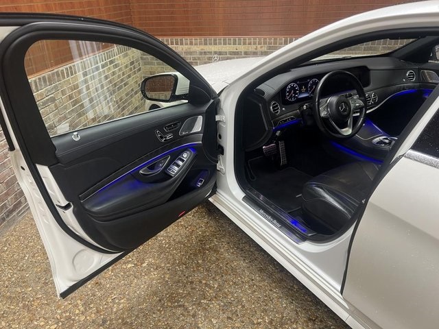 Vehicle image 33 of 36