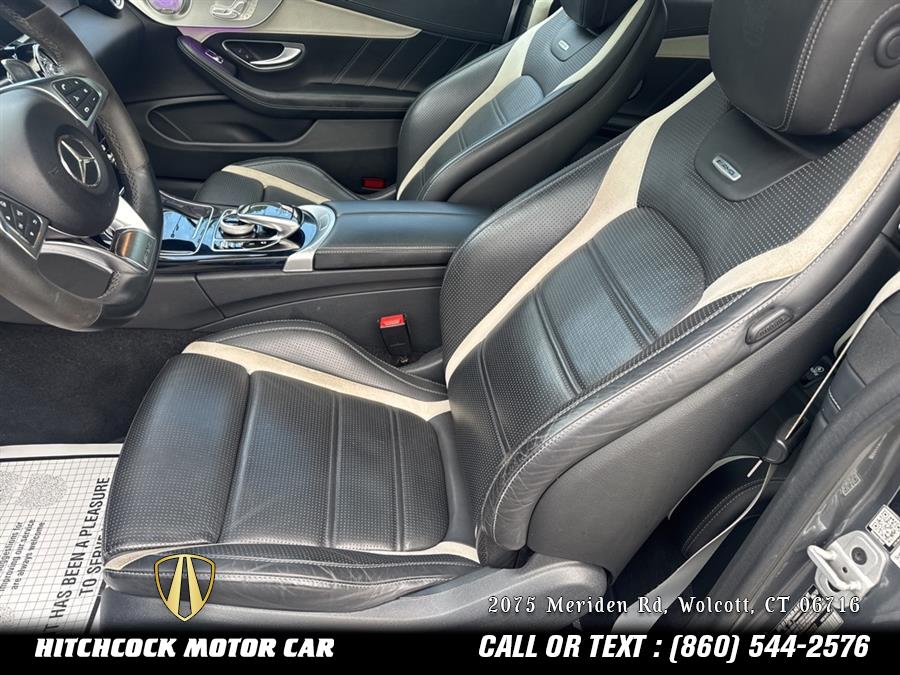 Vehicle image 33 of 70