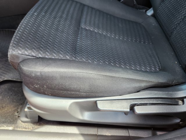 Vehicle image 17 of 22