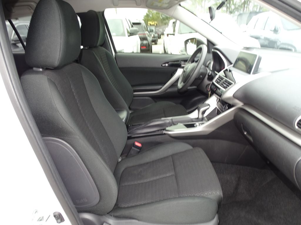 Vehicle image 11 of 43