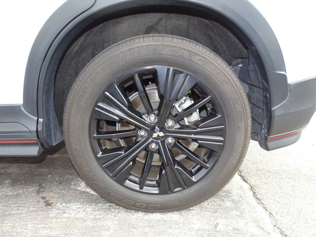 Vehicle image 34 of 43