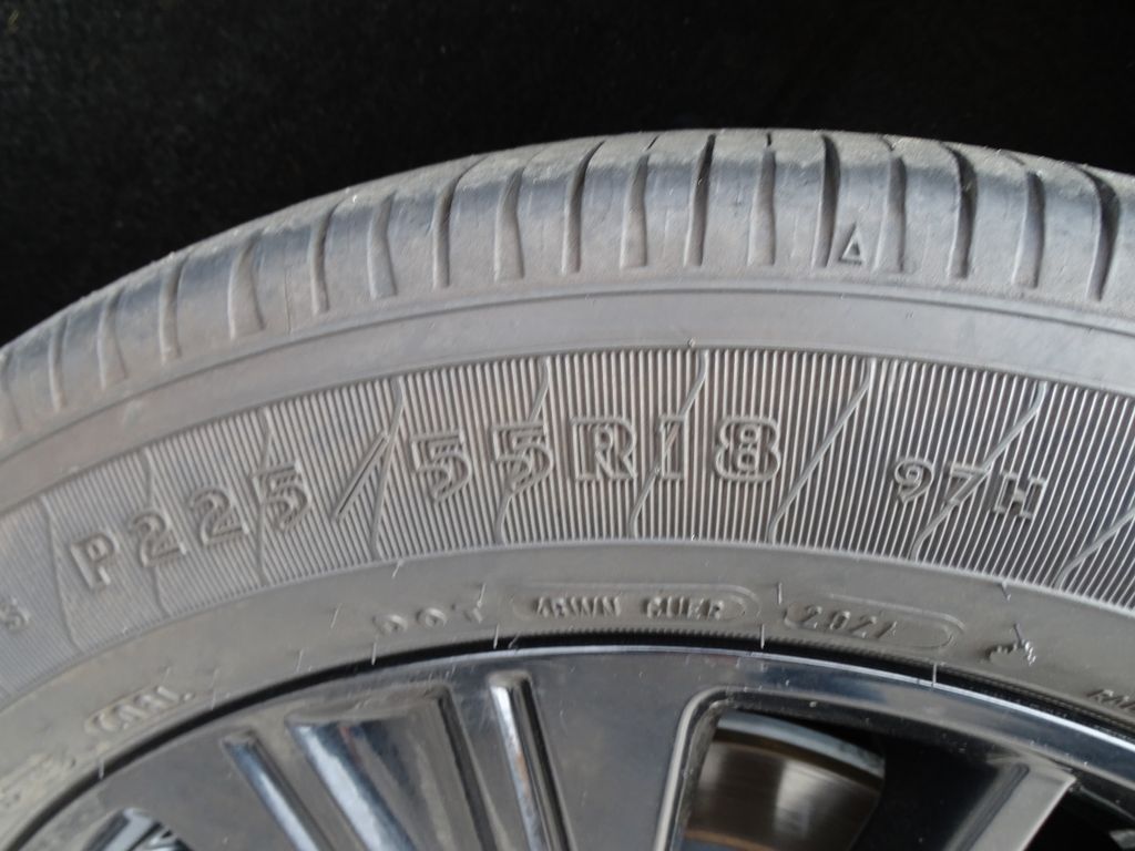 Vehicle image 35 of 43