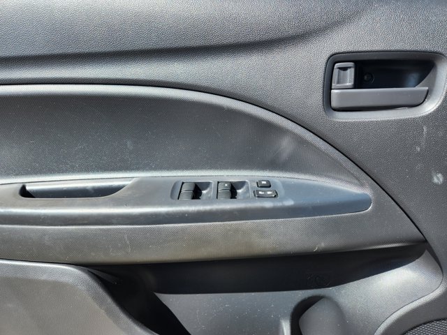 Vehicle image 17 of 21