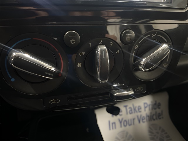Vehicle image 22 of 26