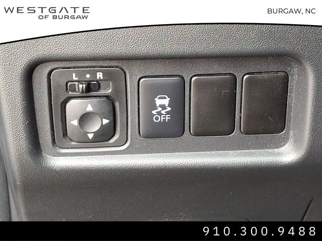 Vehicle image 25 of 31