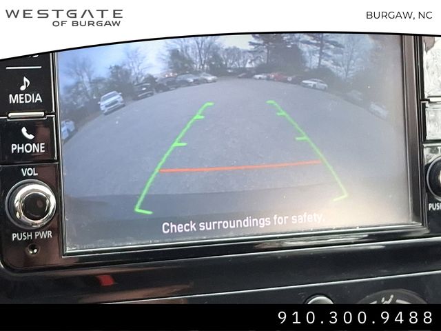 Vehicle image 18 of 31