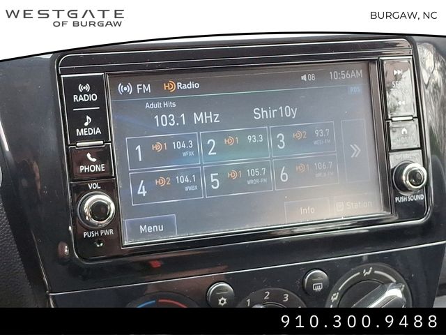 Vehicle image 17 of 31