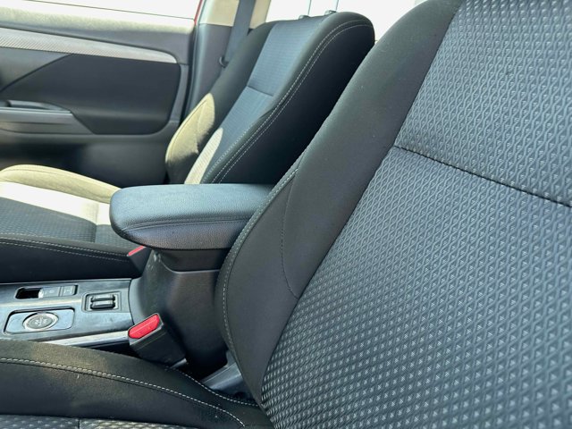 Vehicle image 22 of 35