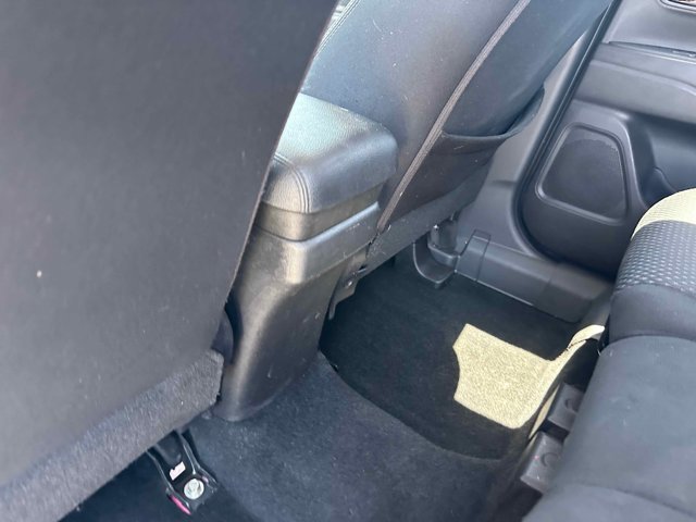 Vehicle image 18 of 35