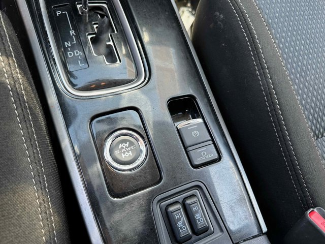 Vehicle image 32 of 35