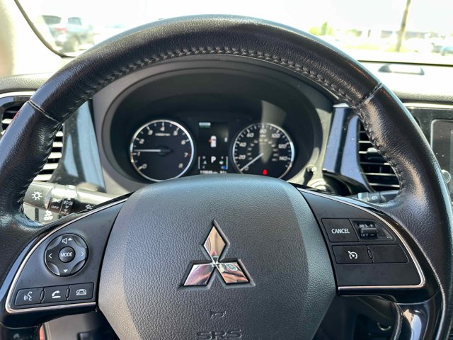 Vehicle image 9 of 35