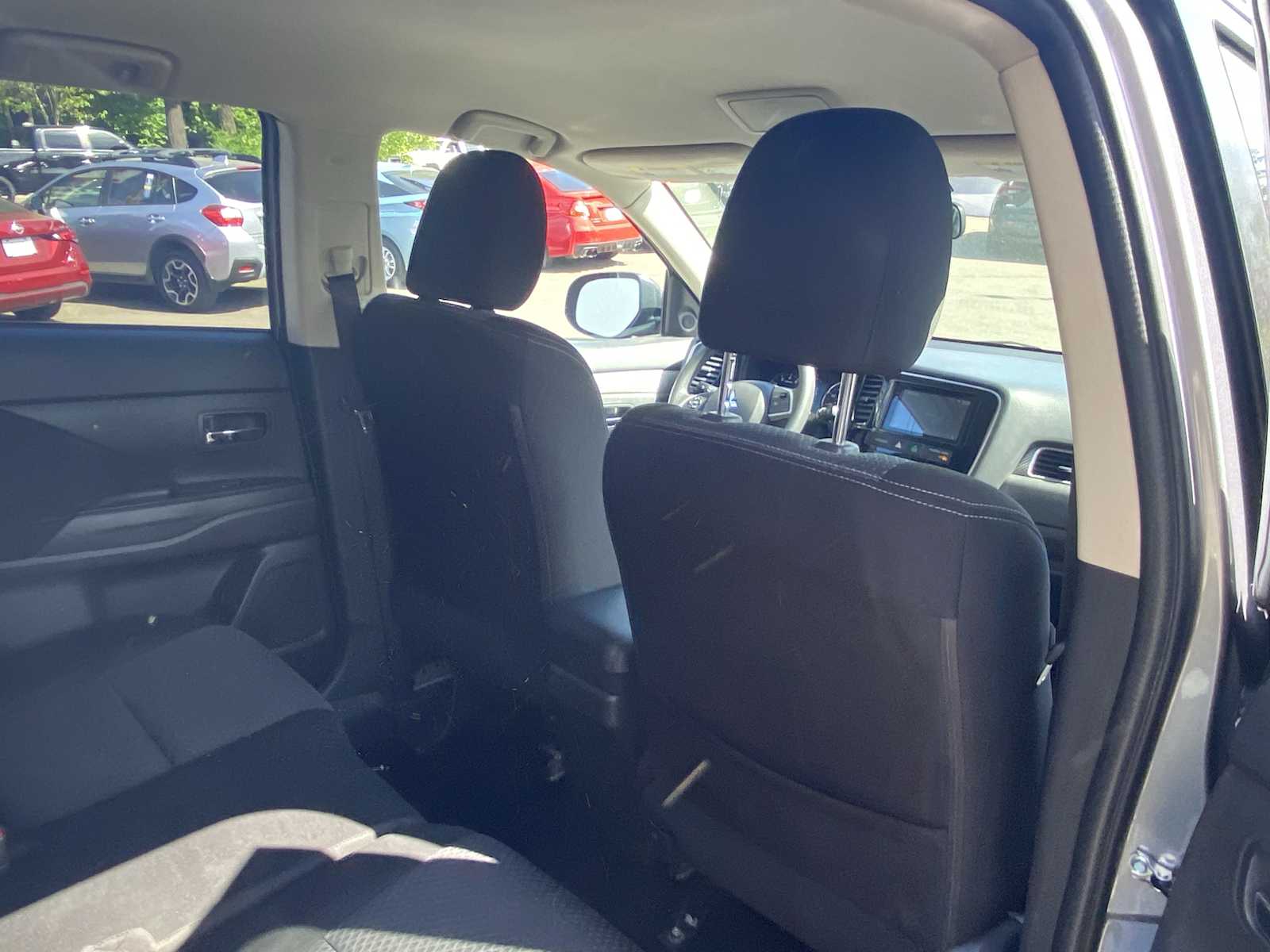 Vehicle image 18 of 29