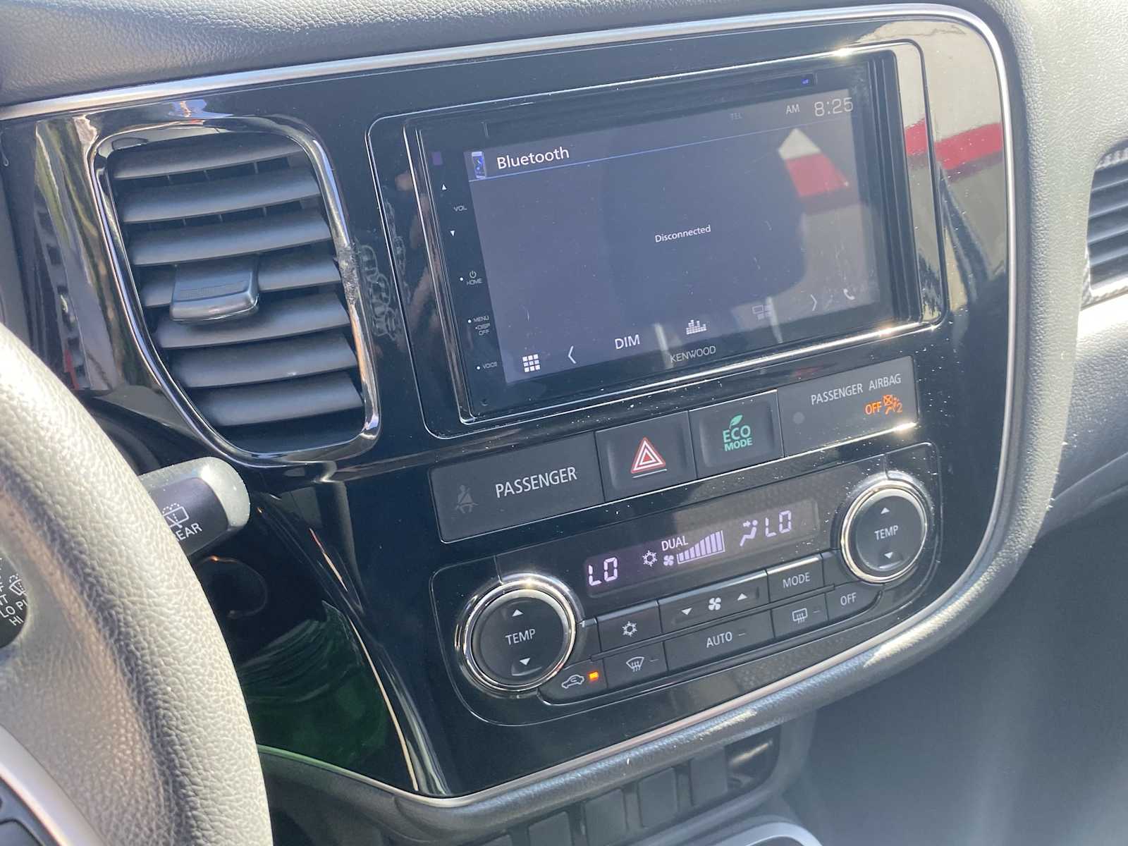 Vehicle image 25 of 29