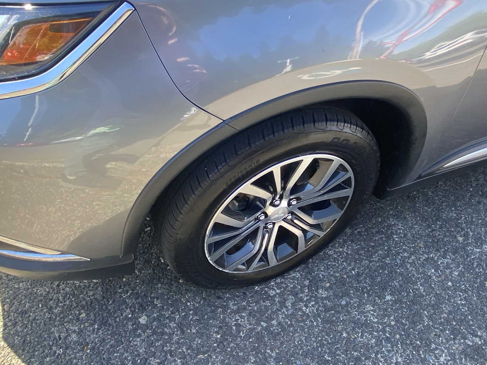 Vehicle image 10 of 29