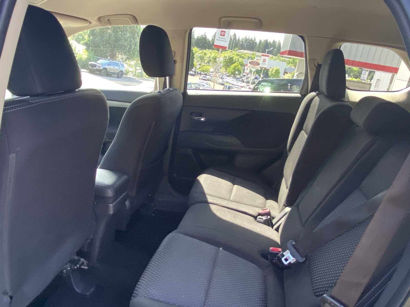 Vehicle image 14 of 29