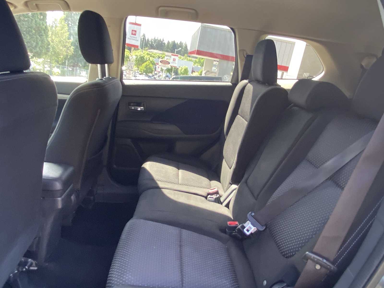Vehicle image 15 of 29