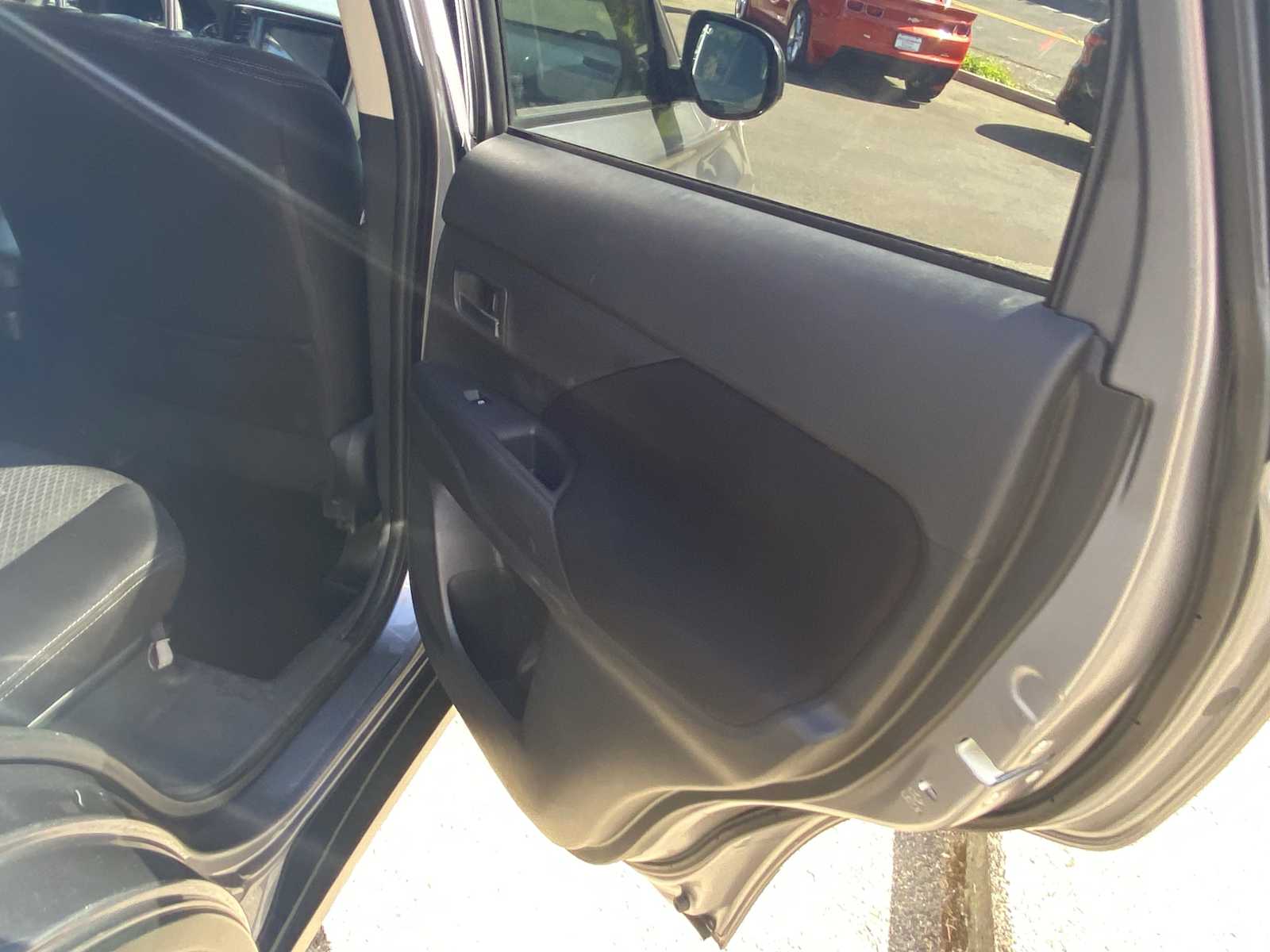 Vehicle image 19 of 29
