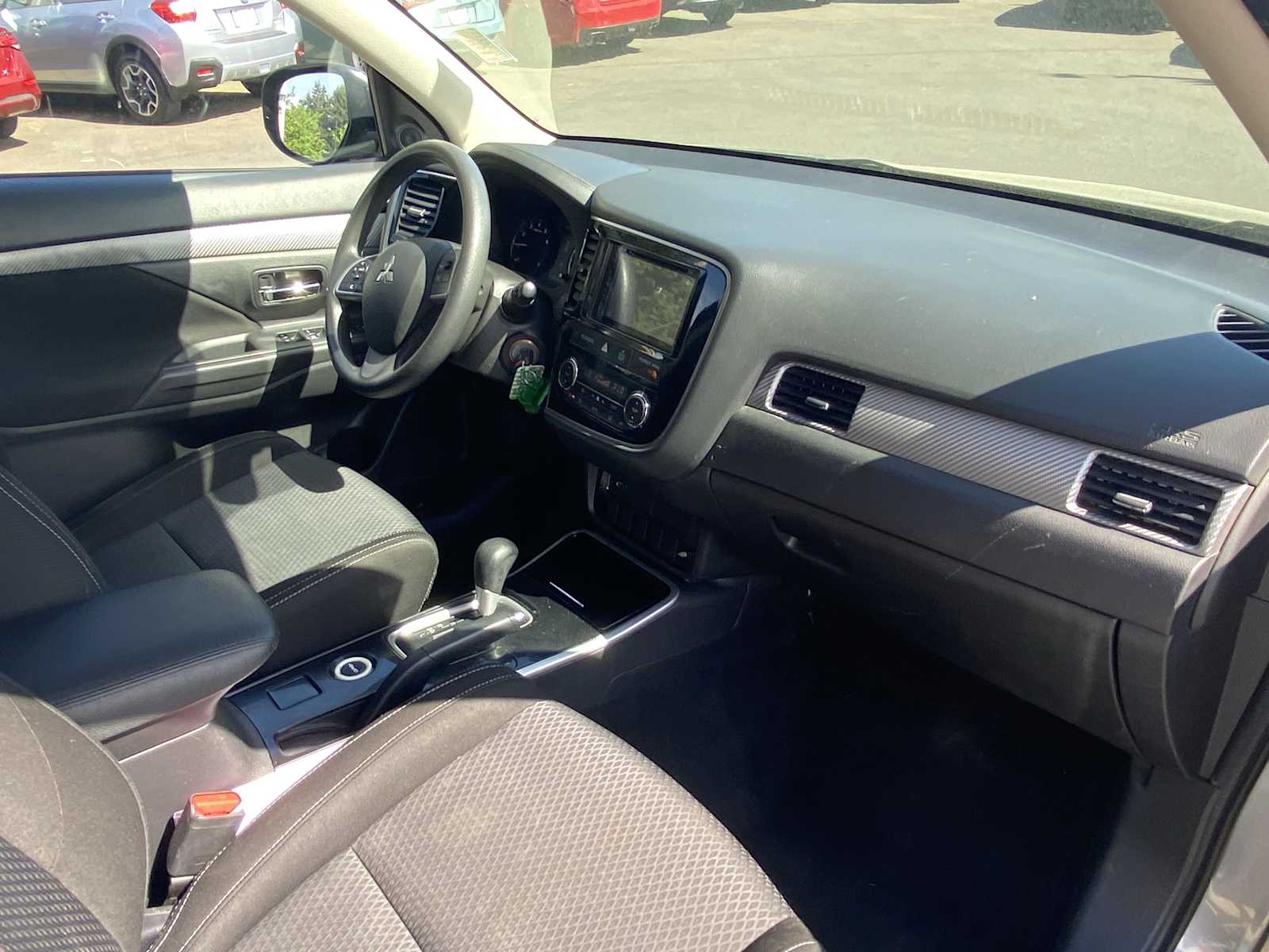 Vehicle image 16 of 29