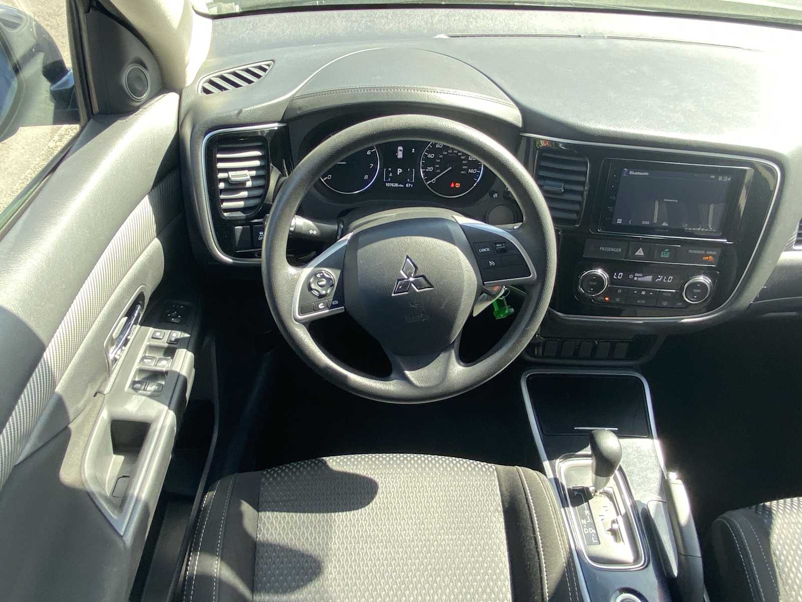 Vehicle image 13 of 29