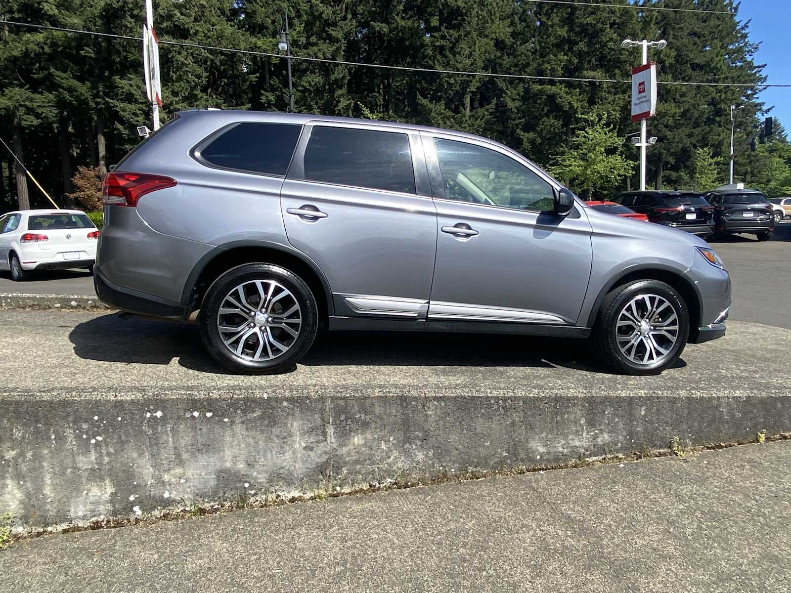 Vehicle image 5 of 29