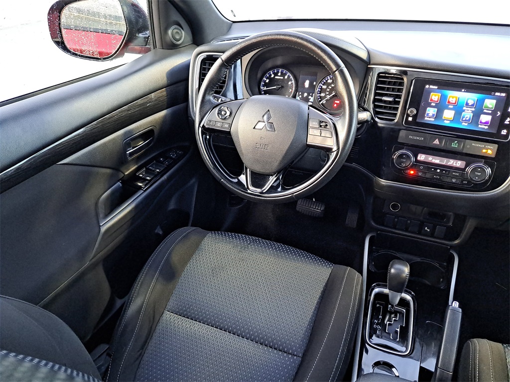 Vehicle image 14 of 26