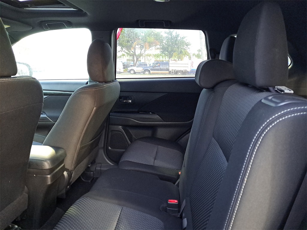 Vehicle image 10 of 26