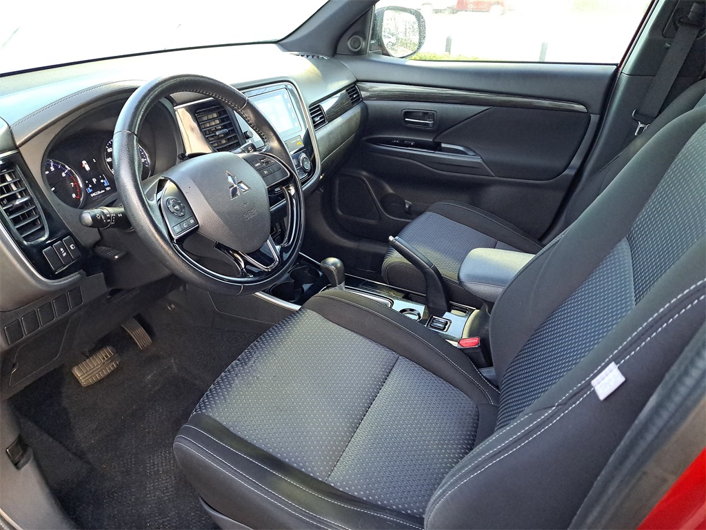 Vehicle image 15 of 26
