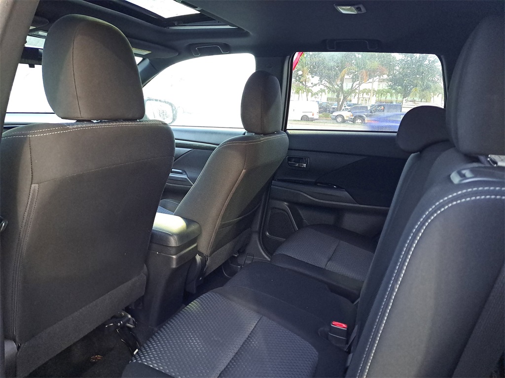 Vehicle image 9 of 26