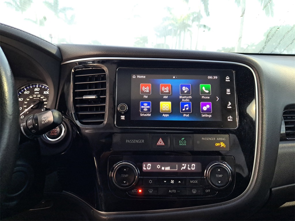 Vehicle image 24 of 26