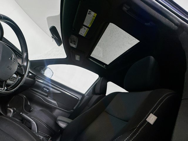 Vehicle image 21 of 37