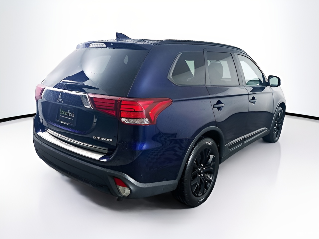 Vehicle image 33 of 37