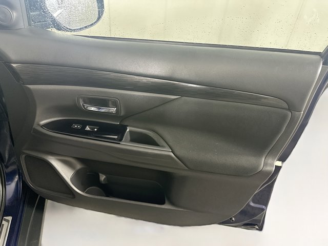 Vehicle image 28 of 37