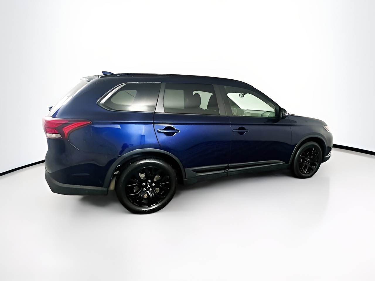 Vehicle image 34 of 37