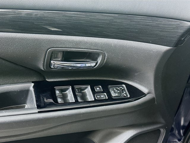 Vehicle image 12 of 37