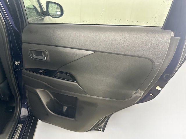 Vehicle image 26 of 37
