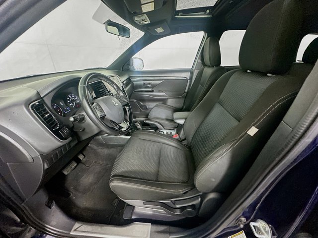 Vehicle image 11 of 37