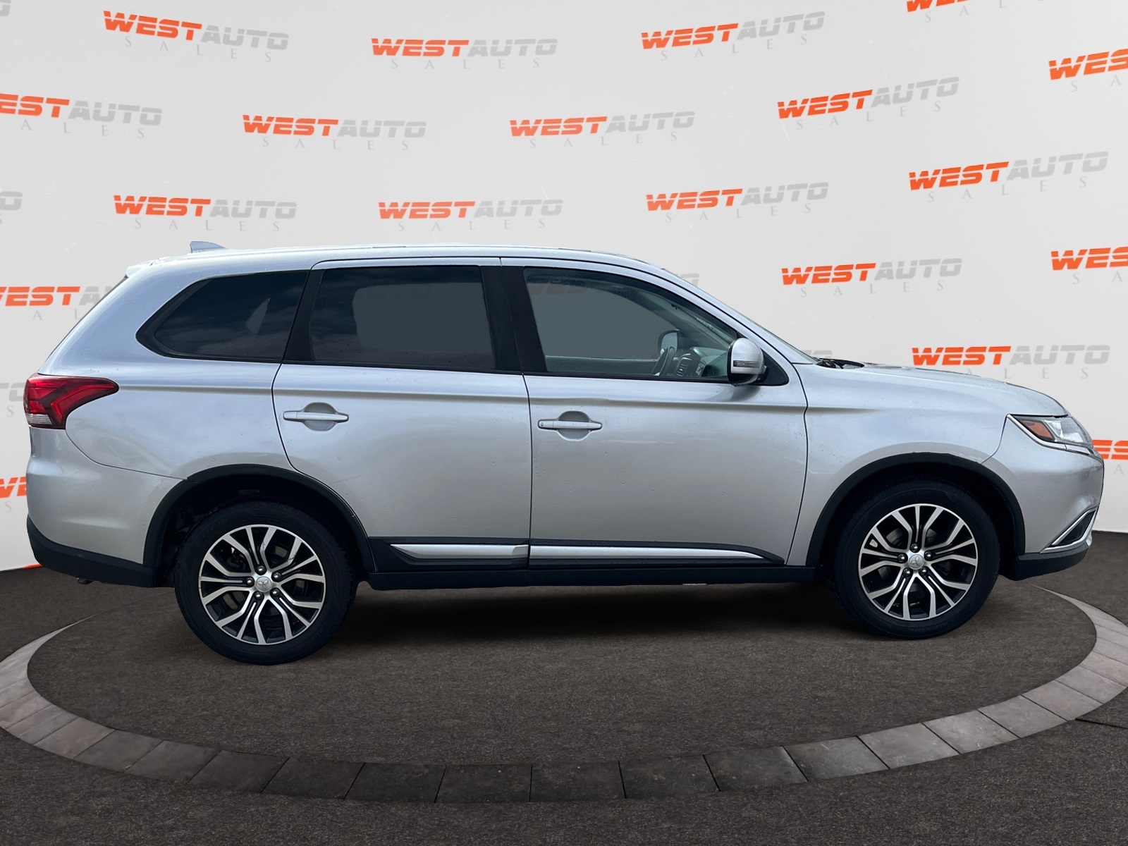 Vehicle image 4 of 35