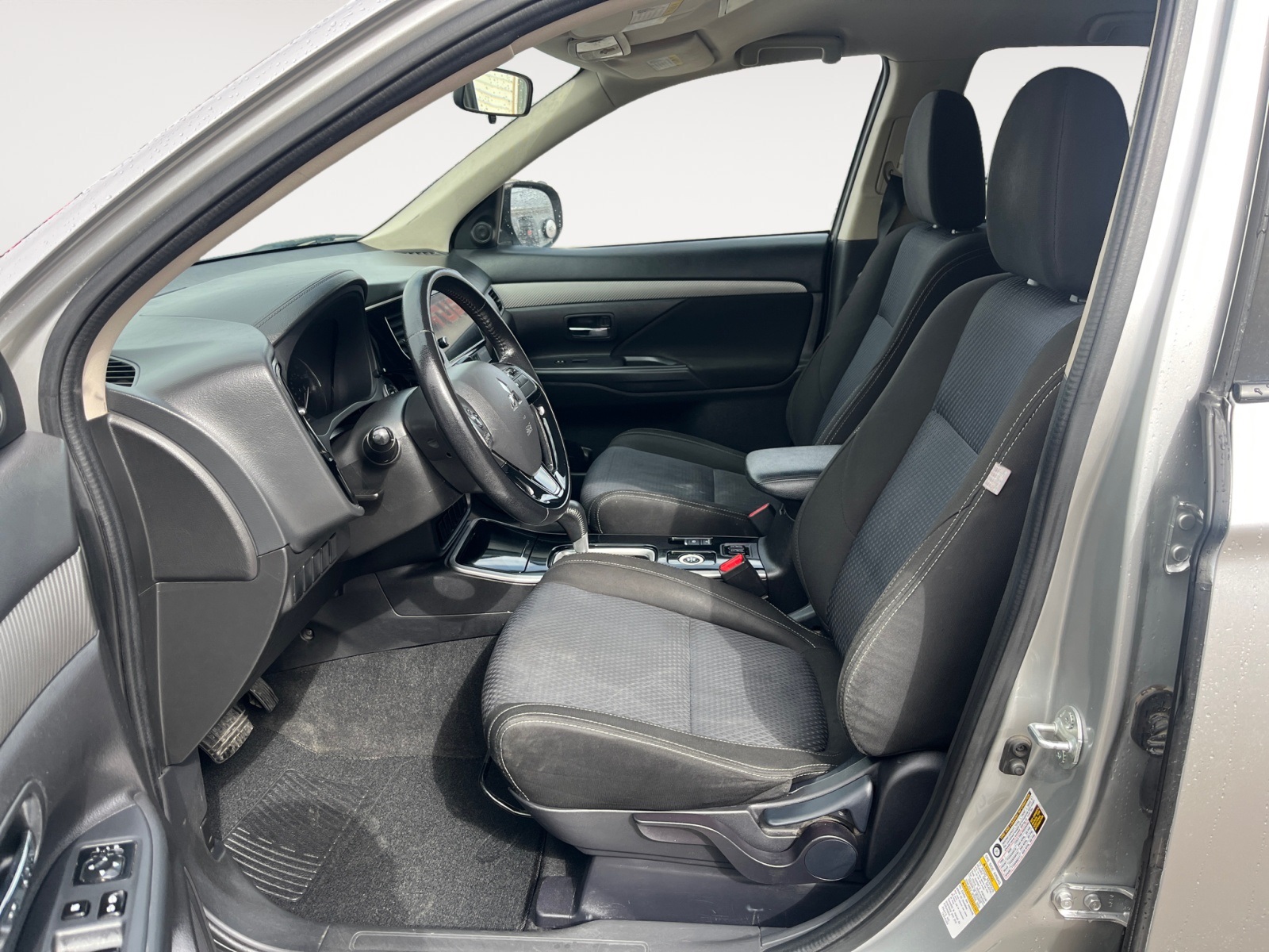Vehicle image 9 of 35