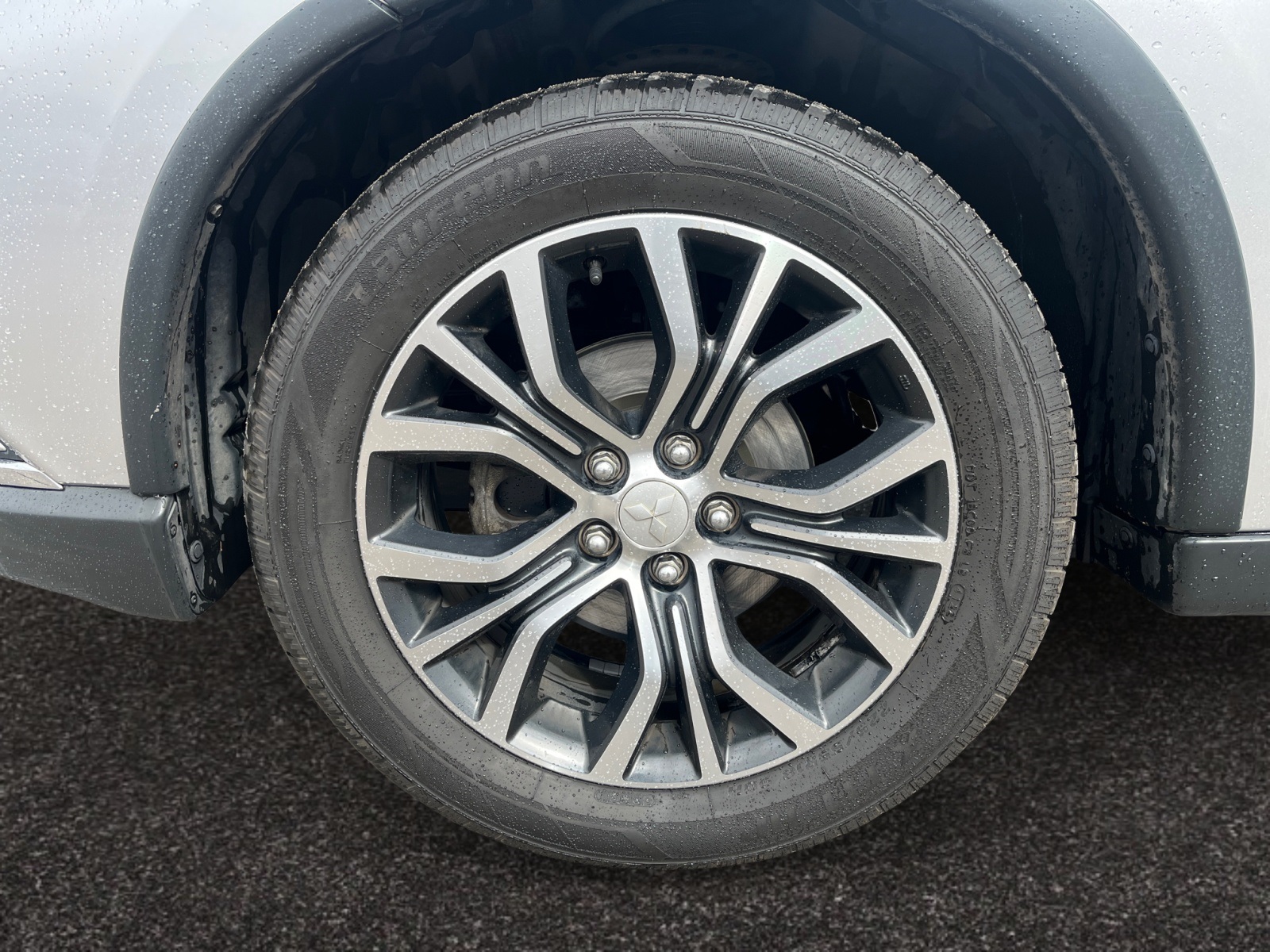 Vehicle image 14 of 35