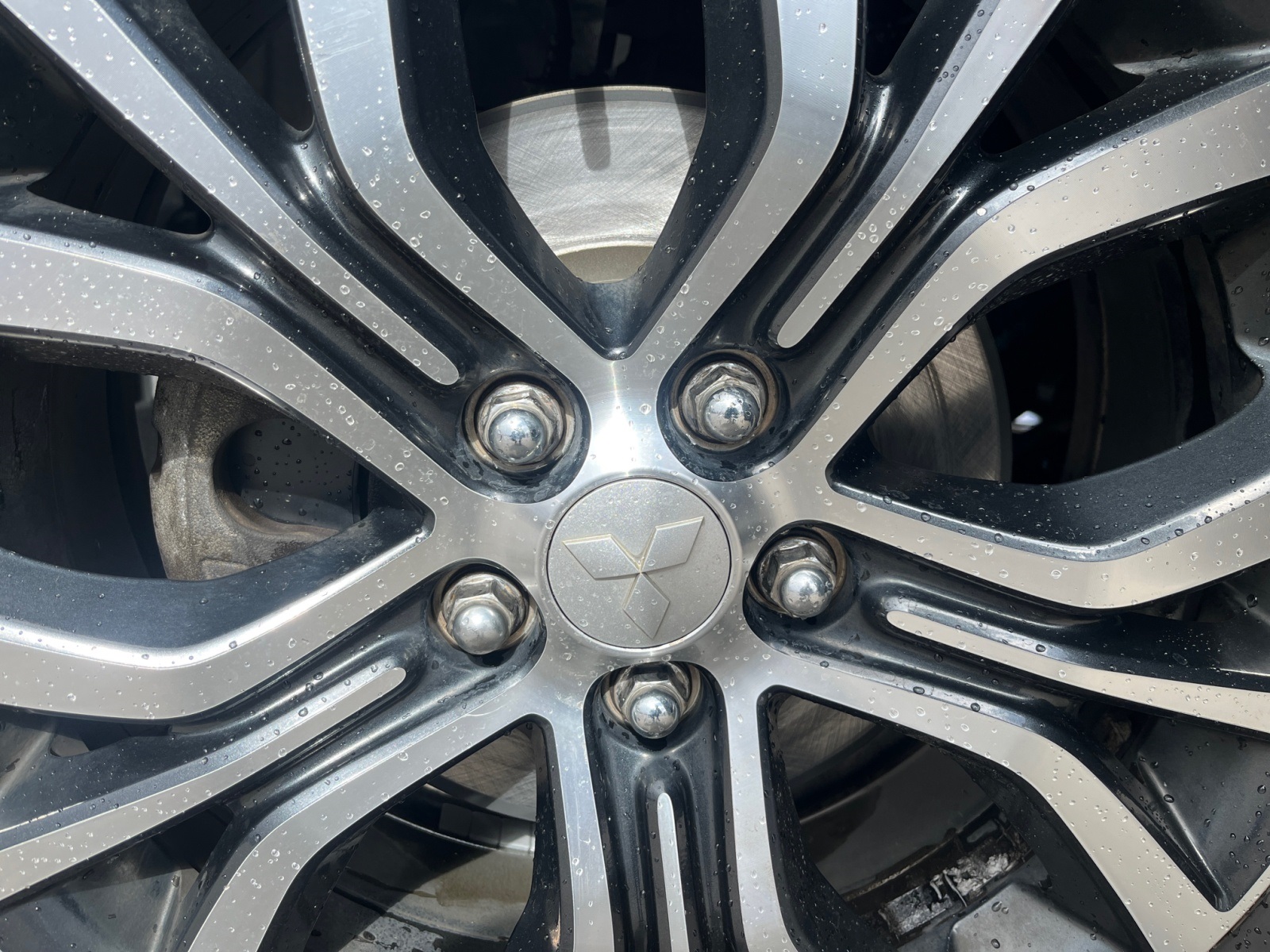 Vehicle image 28 of 35