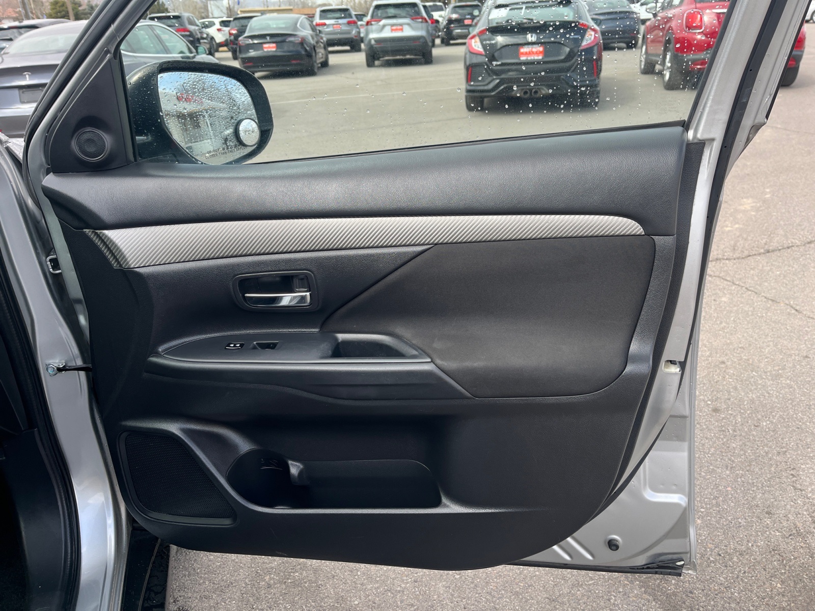 Vehicle image 17 of 35