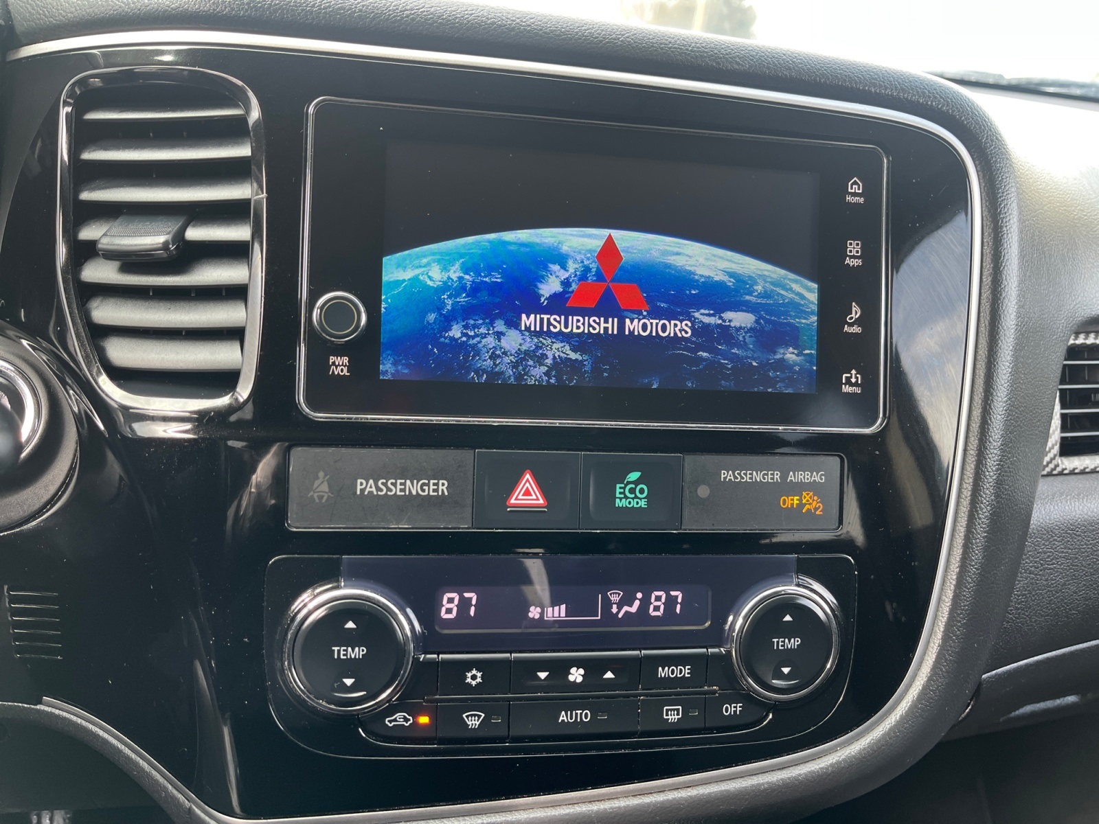 Vehicle image 21 of 35