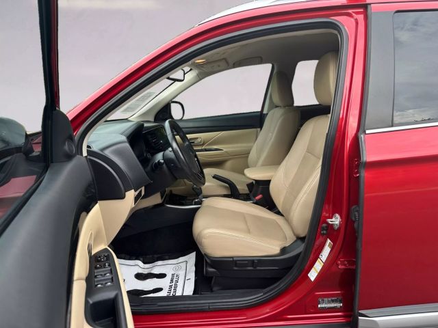 Vehicle image 17 of 25