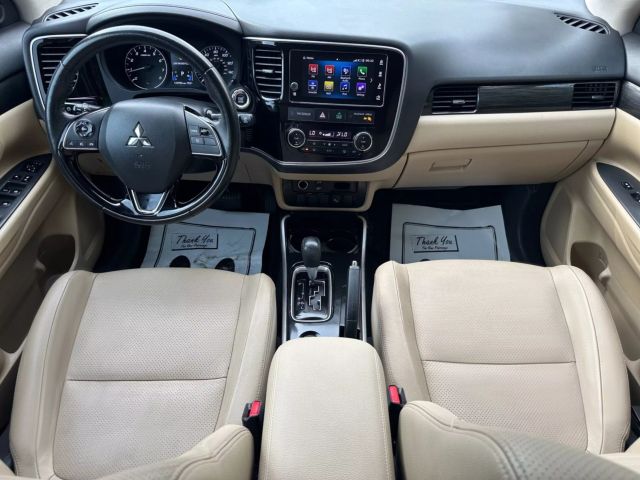 Vehicle image 18 of 25