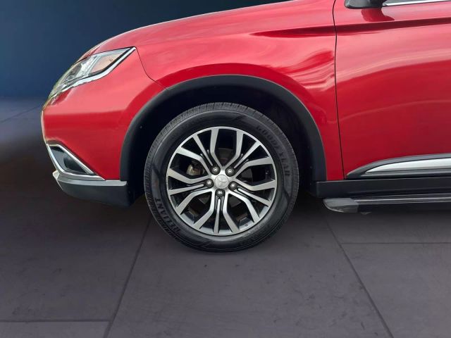 Vehicle image 10 of 25