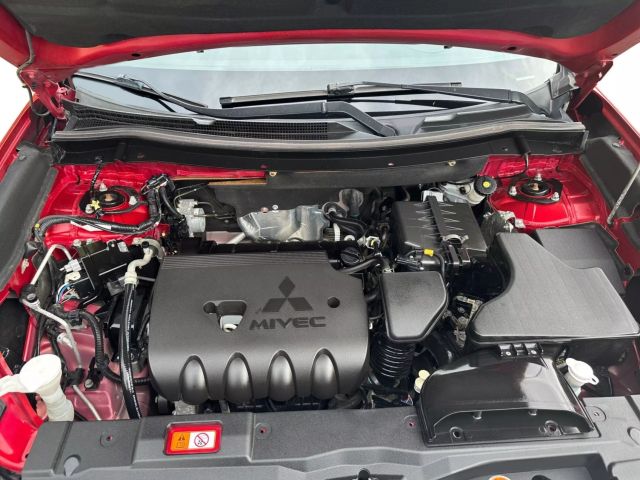 Vehicle image 9 of 25