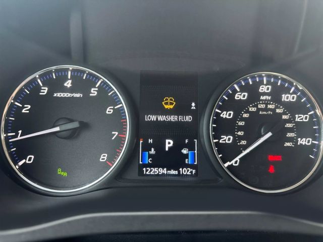 Vehicle image 19 of 25