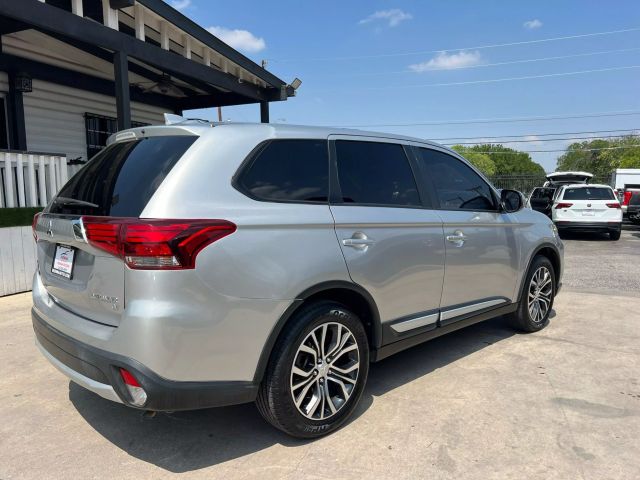 Vehicle image 5 of 39